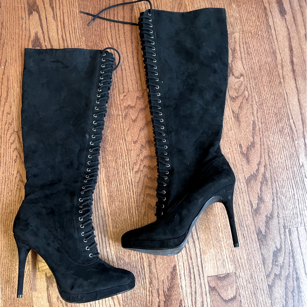 Black lace up heeled boot